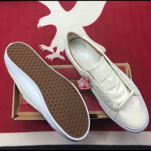 Vans court style marshmallow size 12